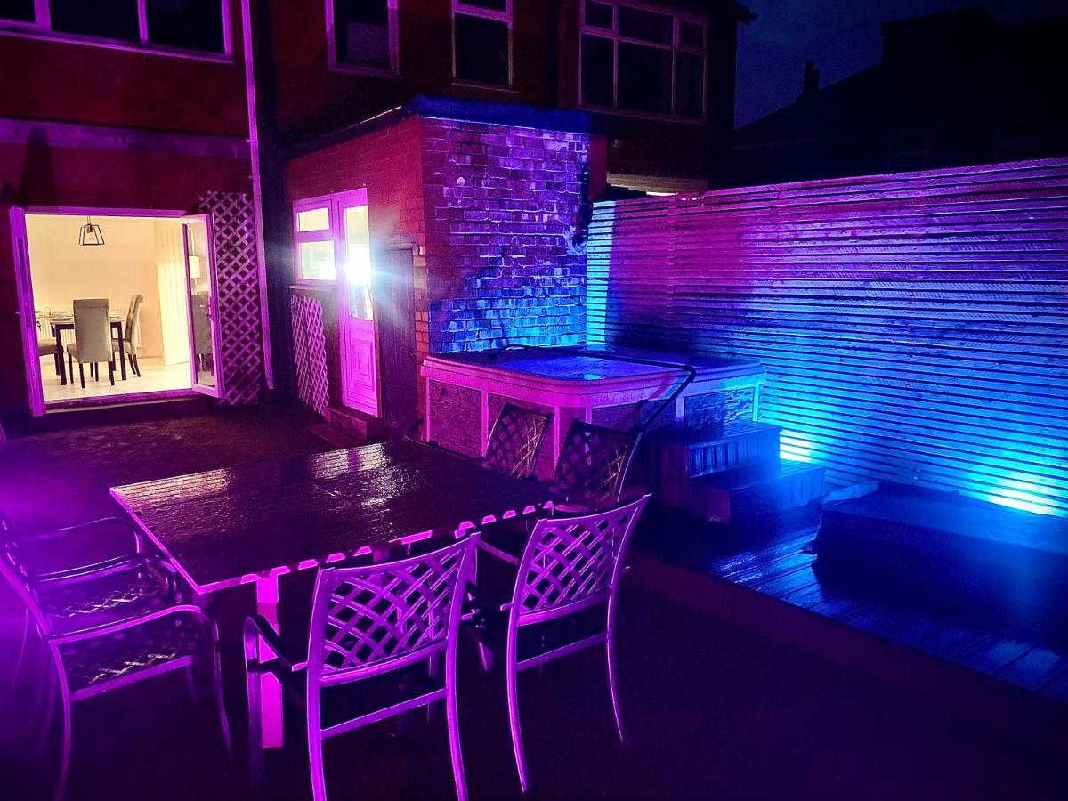 Brand New Luxury 3 Bed Hot Tub House In Blackpool Exterior photo